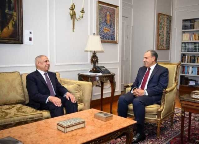 وزير الخارجية يبحث مع رئيس الأكاديمية العربية للعلوم والتكنولوجيا سبل التعاون المشترك