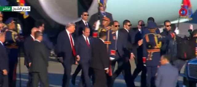 الرئيس السيسي يستقبل نظيره الأمريكي للمشاركة في قمة شرم الشيخ للسلام