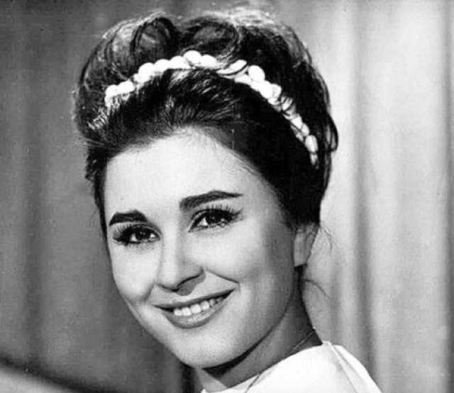 لم يكن انتحارا.. سميرة أحمد تتهم نادية يسري بقتل السندريلا «سعاد حسني»