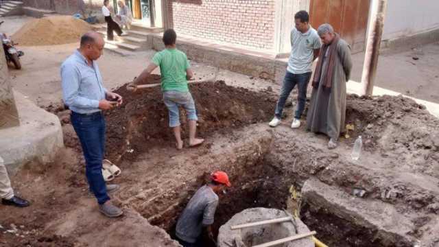 بعد معاناة 5 سنوات.. محافظ المنيا يوجه بتدعيم شبكات المياه فى 11 قرية بسمالوط