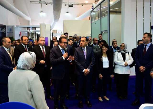 رئيس الوزراء يتفقد معرض سمارت ديجيتال هيلث جيت