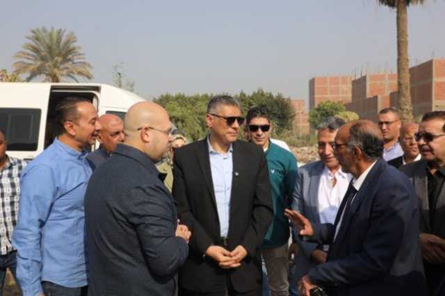 محافظ الجيزة يتفقد مشروعات تطوير الطرق بكرداسة وأوسيم والمنيرة الغربية