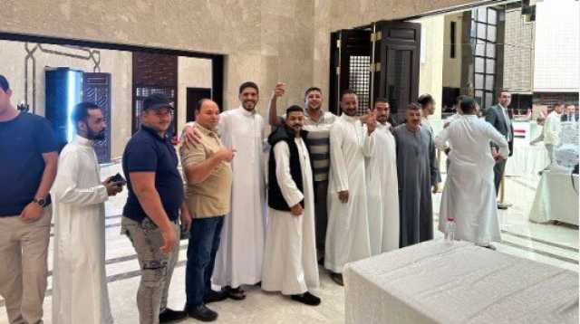 توافد المصريين على مقر السفارة للإدلاء بأصواتهم في انتخابات مجلس النواب 2025 بالسعودية