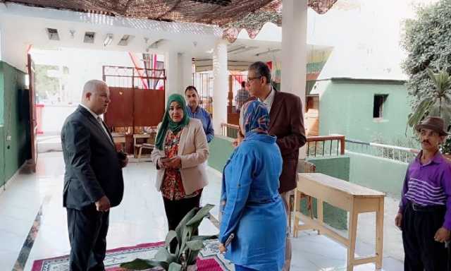 مدير التعليم بالفيوم في جولة ميدانية لمتابعة اللجان الانتخابية