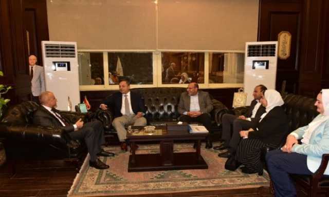 توقيع عقود عدد من المشروعات الجديدة في الأقصر