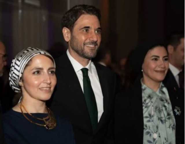 «أحمد عز» يحتفل بافتتاح المتحف المصري الكبير في لندن