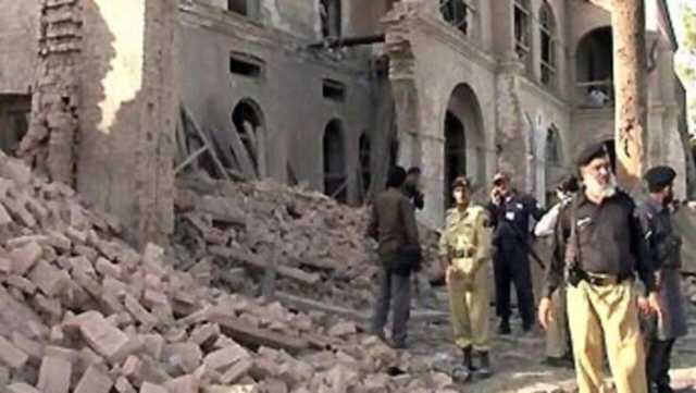 مقتل ستة أشخاص جراء تفجير انتحاري في مدينة بيشاور الباكستانية