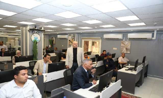 محافظ أسوان يتابع سير عملية الاقتراع في اليوم الأول لانتخابات مجلس النواب