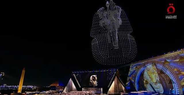 العروض المبهرة تزين السماء احتفالًا بـ افتتاح المتحف المصري الكبير - صور