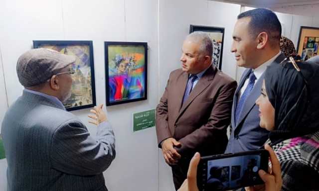 مدير تعليم الفيوم يشهد عرض الليلة الكبيرة ويكرم المواهب بمعرض «تجربة شخصية»