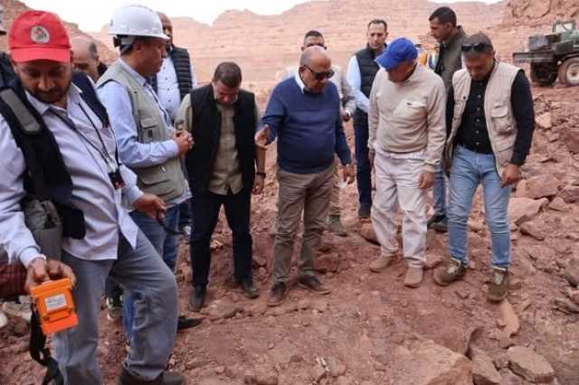 وزير الكهرباء يتفقد سير العمل بالمركز الحقلي التابع لهيئة المواد النووية بأبو زنيمة