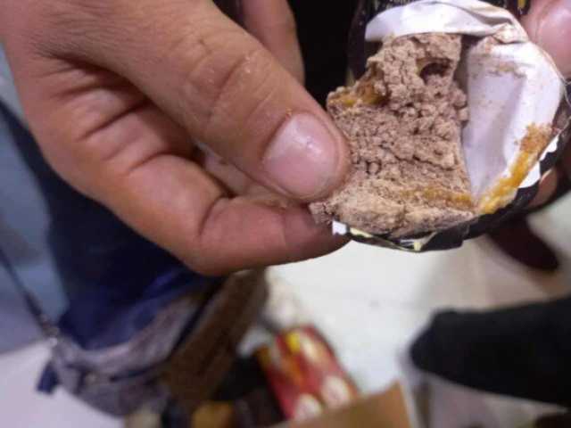 ضبط كميات كبيرة من المواد الغذائية منتهية الصلاحية داخل أحد المولات الشهيرة ببورسعيد