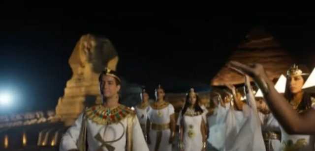 بالزي الفرعوني.. ظهور لافت لـ أحمد مالك وأسماء أبو اليزيد وسلمى أبو ضيف بحفل افتتاح المتحف المصري الكبير