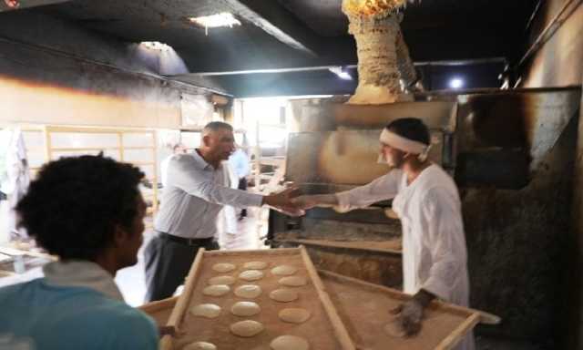 محافظ أسوان يقود جولات مفاجئة لضبط وتثبيت الأسعار بالأسواق