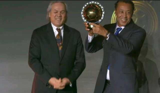 جوائز الكاف 2025.. مدرب كاب فيردي يحصد جائزة الأفضل في إفريقيا