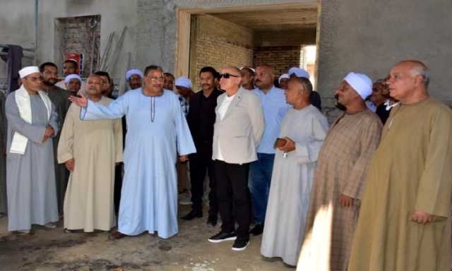 محافظ الأقصر يتفقد أعمال إعادة بناء المسجد العمري العتيق بقرية الأقالتة