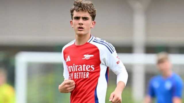 موهبة أرسنال الصاعدة ماكس داومان يرفض عروضًا أوروبية للبقاء مع النادي اللندني