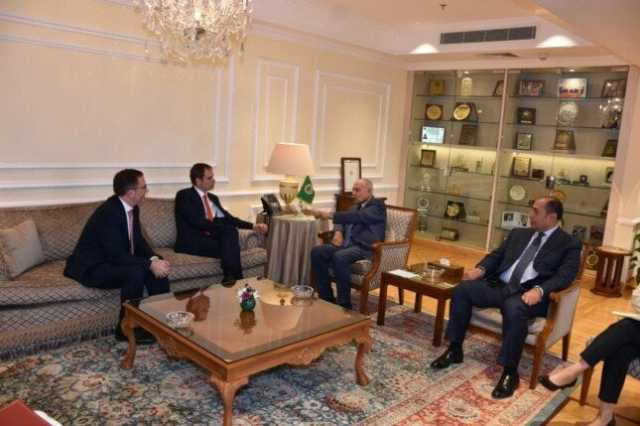ابو الغيط يستقبل وزير الدولة البريطاني لشؤون الشرق الأوسط
