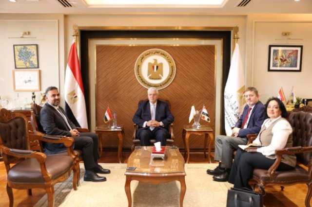 وزير التعليم العالي والمجلس الثقافي البريطاني يبحثان التحضير للمؤتمر الدولي