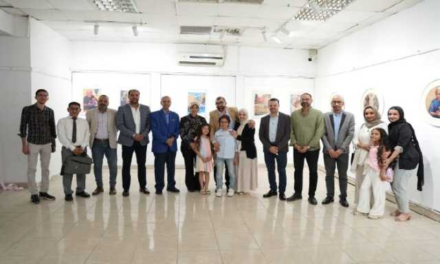 رئيس جامعة الأقصر تفتتح معرضين فنيين بكلية الفنون الجميلة