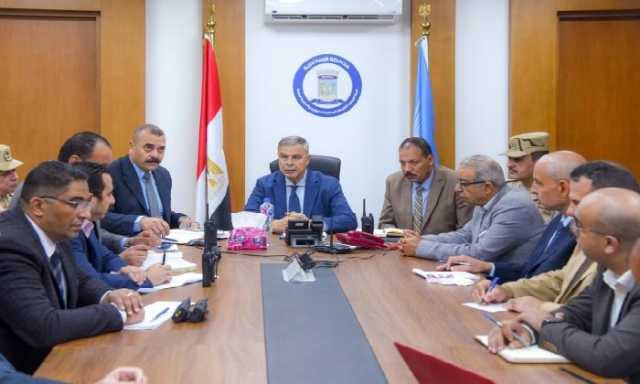 محافظ الإسكندرية يواصل متابعة سير انتخابات مجلس النواب من مركز العمليات الرئيسي