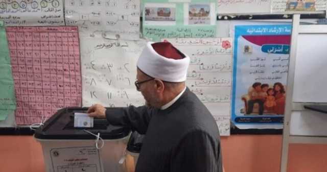 انتخابات النواب 2025.. شوقي علام يدلي بصوته في لجنة مدرسة الإرشاد بالبحيرة