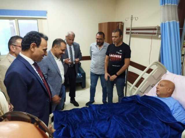 رئيس كهرباء شمال القاهرة والنقابة العامة للمرافق يزوران محصل التجمع بالمستشفى