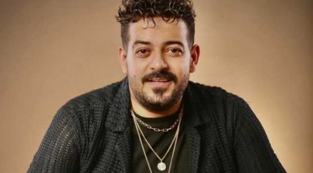 وسط حالة حزن.. أهالي إمبابة ينتظرون وصول جثمان المطرب إسماعيل الليثي «فيديو»