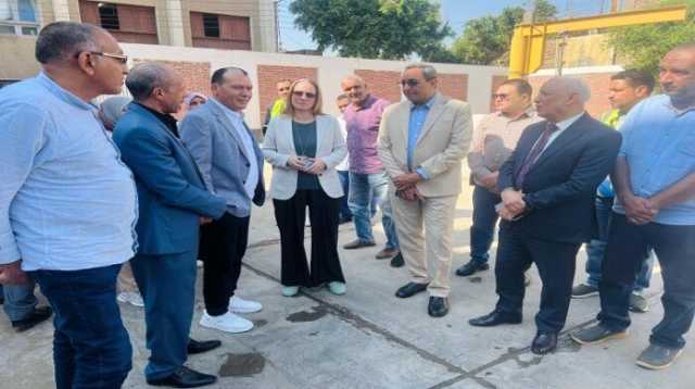 محافظ قنا ومساعد وزير التنمية المحلية وفريق البنك الدولي يتفقدون مشروع الصرف الصحي بمدينة قفط