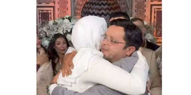 حفل عائلي بسيط.. محمد هنيدي يحتفل بعقد قران ابنته بحضور أصدقائه «صور»