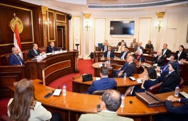 وزير الخارجية يلتقي مع لجنة العلاقات العربية والإفريقية بمجلس الشيوخ