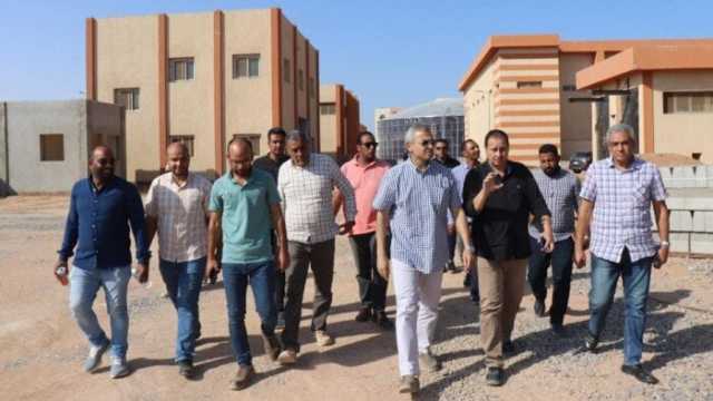 رئيس مياه البحر الأحمر يناقش ضخ المياه بنظام 24 ساعة في عدة مناطق بالغردقة