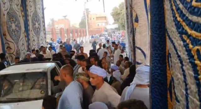 اصطفاف المواطنين أمام اللجان الانتخابية بمحافظة أسوان.. إقبال كبير منذ الساعات الأولى