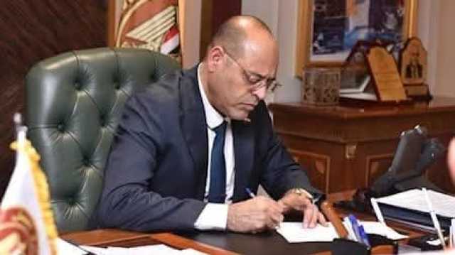 وزير العمل يُقرر إيقاف وإغلاق نشاط 10 شركات إلحاق عمالة مصرية بالخارج