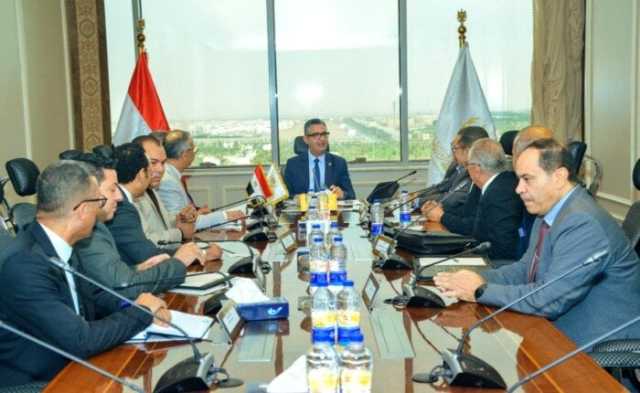 وزير التموين يتابع مقترحات شعبة المواد البترولية في مجال التسويق وضبط الأسعار