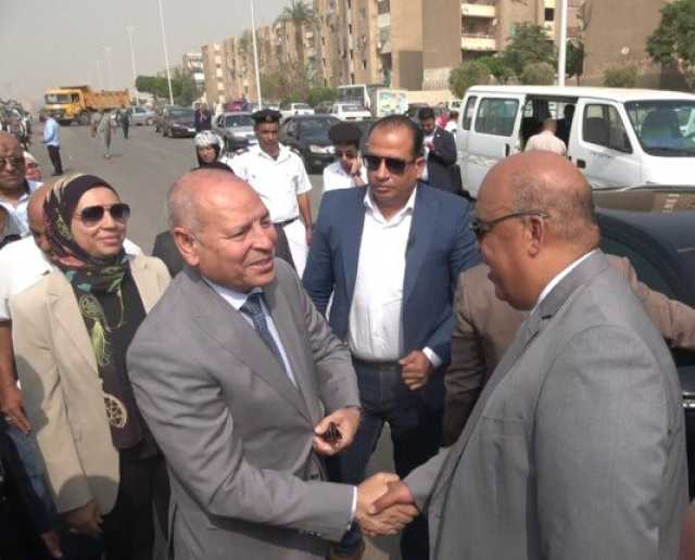 محافظ القاهرة ورئيس الغرفة التجارية يتفقدان سوق اليوم الواحد بحي 15 مايو