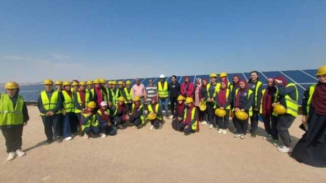 إعلام البحر الأحمر ينظم رحلة علمية لطلاب الثانوية الصناعية إلى محطة الجونة للطاقة الشمسية