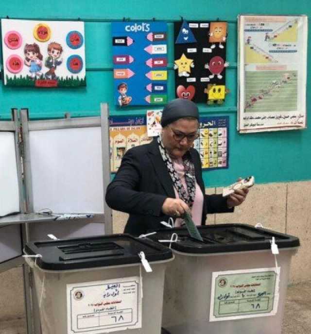 رئيسة القومي للطفولة والأمومة تُدلي بصوتها بانتخابات مجلس النواب 2025