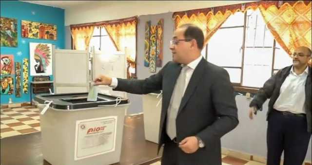وزير المالية يدلى بصوته فى انتخابات مجلس النواب