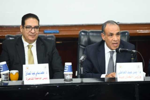 وزير الخارجية يلتقي طلاب كلية الاقتصاد والعلوم السياسية بجامعة القاهرة