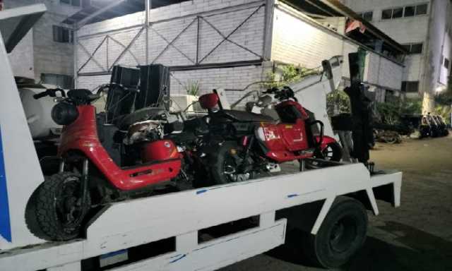 حملات مكثفة لمصادرة التكاتك والاسكوترات من شوارع حلوان والمقطم والسيدة زينب