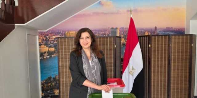 سفيرة مصر بالبحرين: الإقبال على الانتخابات البرلمانية متميز بفضل التسهيلات التقنية واللوجستية