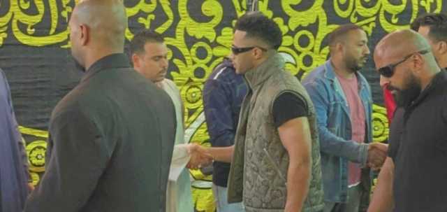 محمد رمضان يقدم واجب العزاء في وفاة المطرب إسماعيل الليثي بإمبابة