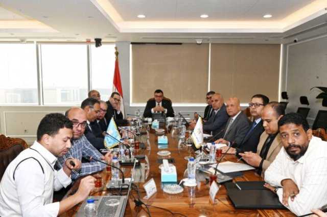 وزير الإسكان يتابع سير العمل بالمشروعات المختلفة في حدائق أكتوبر