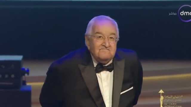 المخرج محمد عبد العزيز يوجه رسالة هامة للشباب بمهرجان القاهرة السينمائي الدولي