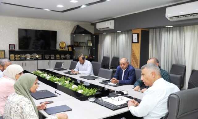 محافظ أسوان: استثمار مياه الصرف في تشجير المدينة وتسريع مشروعات حياة كريمة