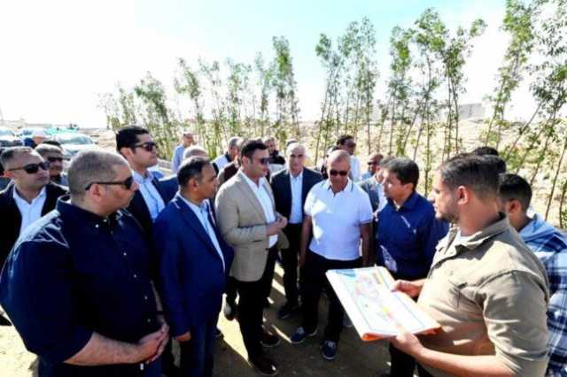 وزير الإسكان يتفقد مشروع «مارينا 8» وتطوير الطريق الرئيسي لمدخل مارينا 5