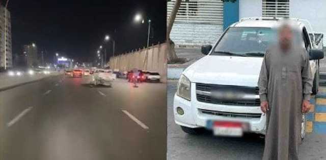 ضبط قائد سيارة «ربع نقل» لقيامه بحركات استعراضية على طريق بالإسكندرية