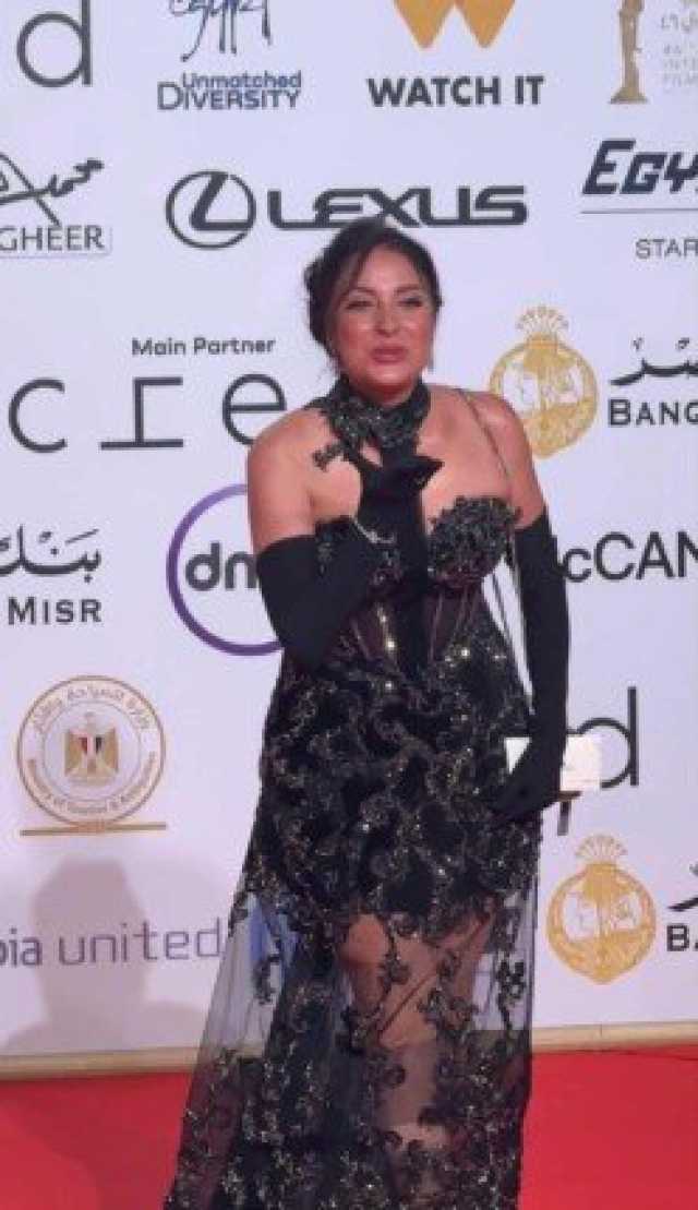 أبرز لقطات نجوم الفن على السجادة الحمراء بحفل افتتاح مهرجان القاهرة السينمائي 46