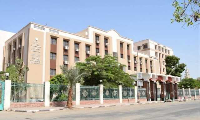 مستشفيات سوهاج الجامعية تنجح في إنهاء قوائم انتظار: 15 جراحة دقيقة للمخ والأعصاب في أقل من 24 ساعة